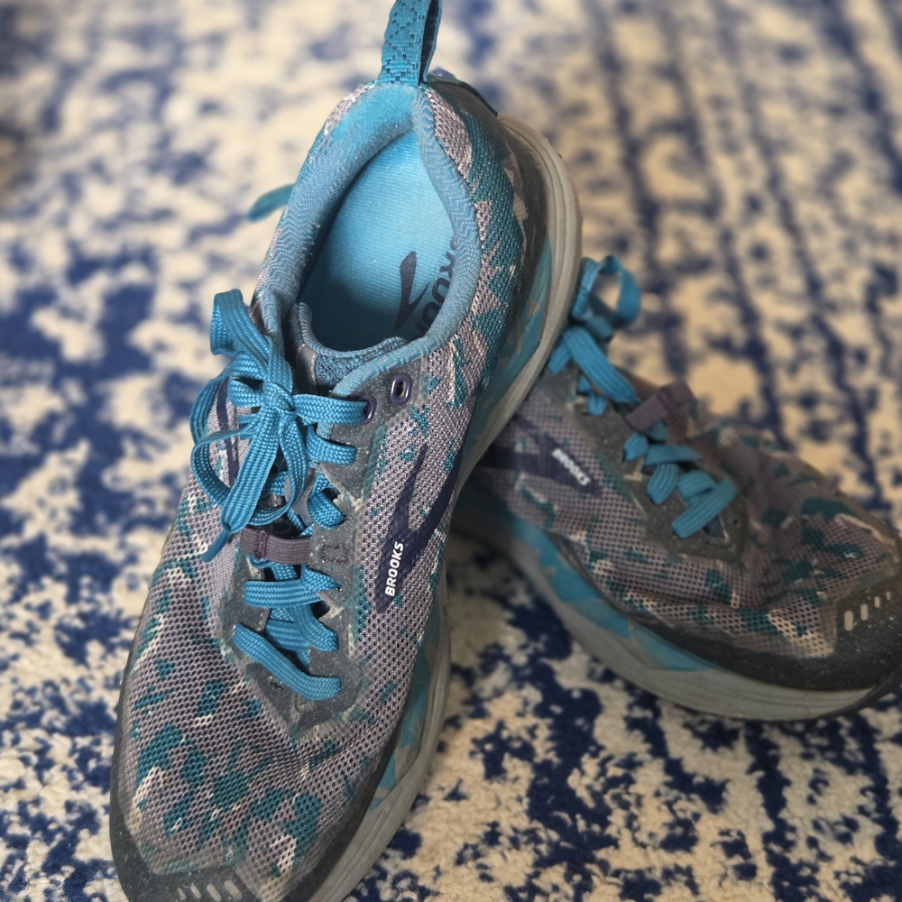 Brooks Women's Blue and Gray Athletic Shoes - Picture 2 of 6